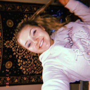 Meet your Posher, Abigail